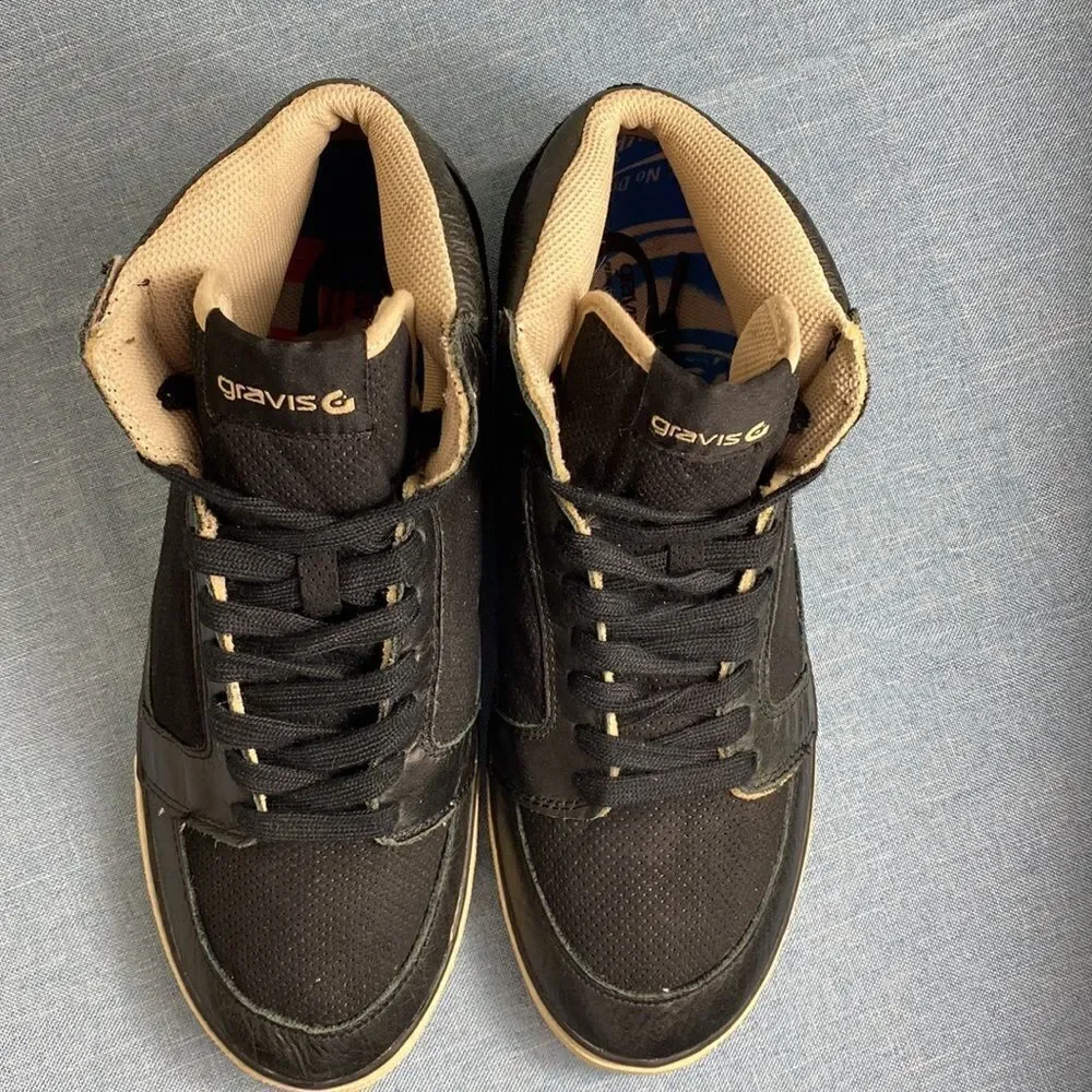 Gravis black men’s Lowdown Hi Cut hemp skate shoes size 11.5